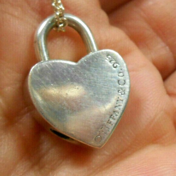 Return to Tiffany Red Enamel Heart Padlock Lock Charm Pendant 4 Necklace  Brace - Picture 5 of 5